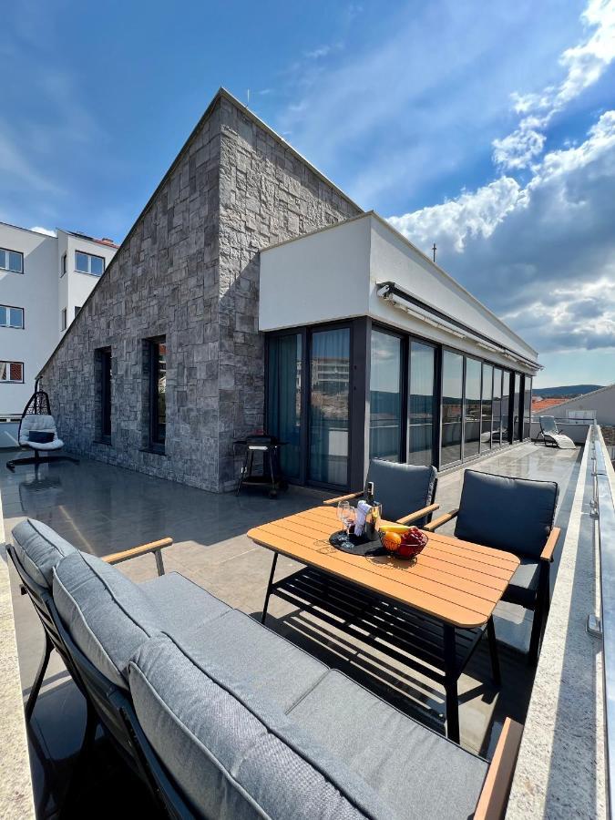Апартаменти Luxury Laurus Penthouse With Awesome Sea View Примоштен Екстер'єр фото